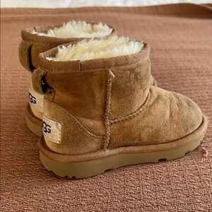 UGG Mini Boots in Chestnut Suede